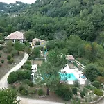 Logis Restaurant Le Domaine De L'eau Vive 酒店