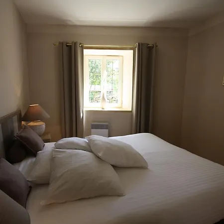 Logis Restaurant Le Domaine De L'eau Vive 3*