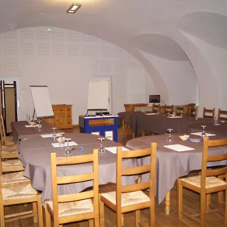 Logis Restaurant Le Domaine De L'eau Vive Largentière