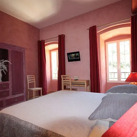 Logis Restaurant Le Domaine De L'eau Vive