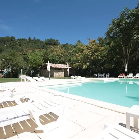 Hotell Logis Restaurant Le Domaine De L'eau Vive