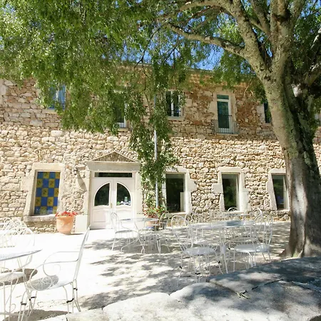 Hotel Logis Restaurant Le Domaine De L'eau Vive 3*