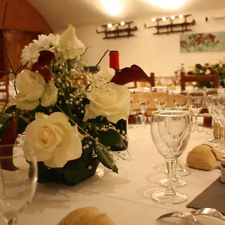Logis Restaurant Le Domaine De L'eau Vive Largentière