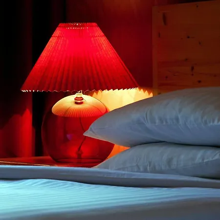 Hotel Logis Restaurant Le Domaine De L'eau Vive