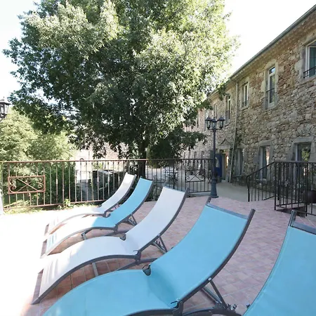Logis Restaurant Le Domaine De L'eau Vive Hotell 3*
