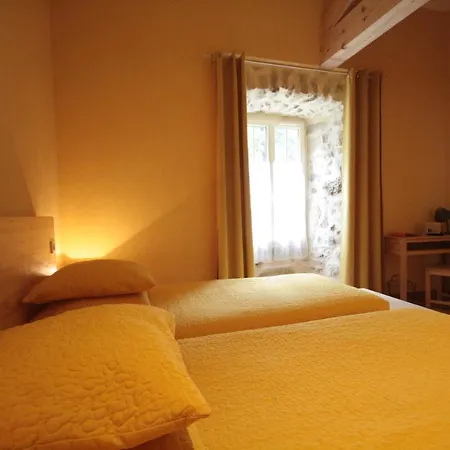 Hotell Logis Restaurant Le Domaine De L'eau Vive Largentière