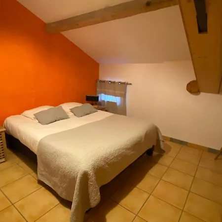 Logis Restaurant Le Domaine De L'eau Vive Hotel 3*