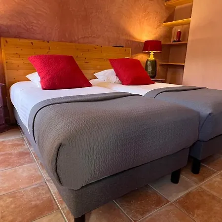 Logis Restaurant Le Domaine De L'eau Vive Largentière