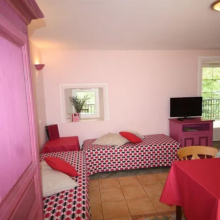 Hotel Logis Restaurant Le Domaine De L'eau Vive Largentière