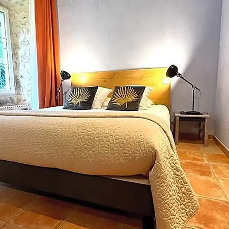 Logis Restaurant Le Domaine De L'eau Vive Hotel 3*