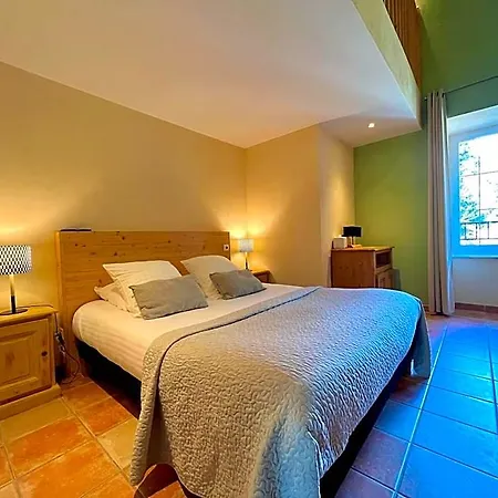 Logis Restaurant Le Domaine De L'eau Vive Hotel