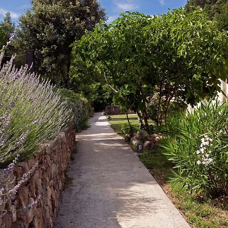 Ξενοδοχείο Logis Restaurant Le Domaine De L'eau Vive 3*